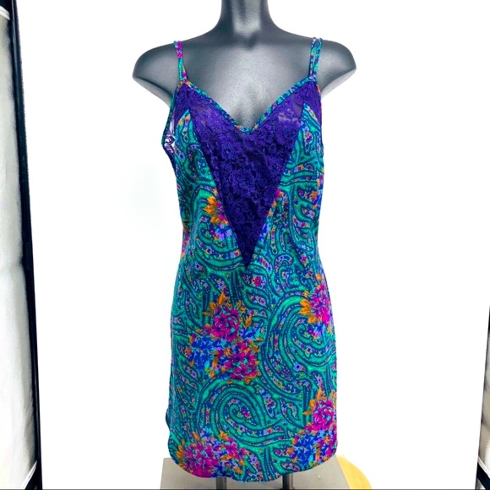 Vintage 90’s Victoria’s Secret gold label purple green lace chemise Size Medium